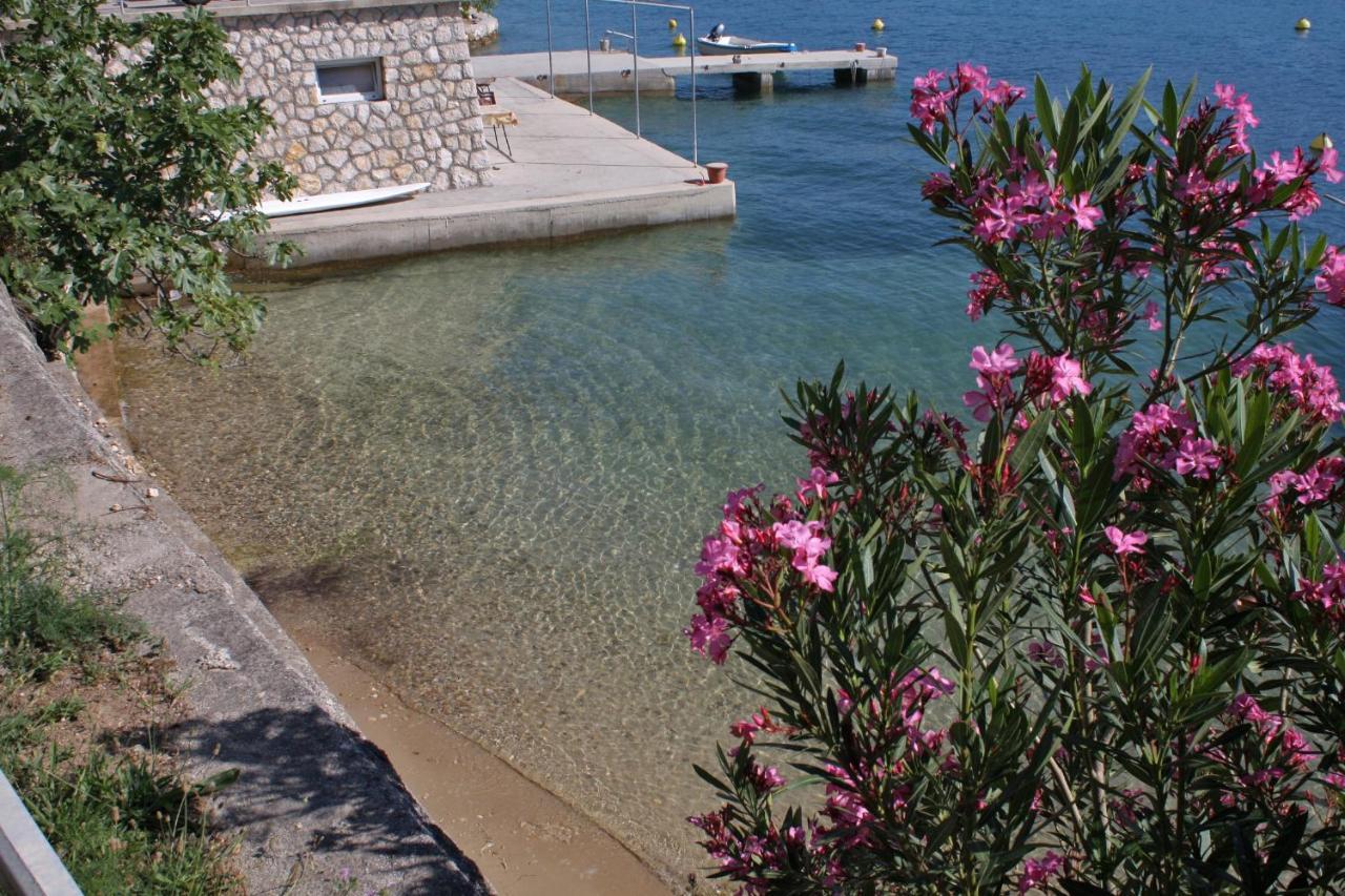 Apartments And Rooms By The Sea Supetarska Draga - Gornja, Rab - 11579 Bagian luar foto