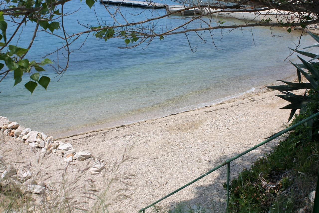 Apartments And Rooms By The Sea Supetarska Draga - Gornja, Rab - 11579 Bagian luar foto