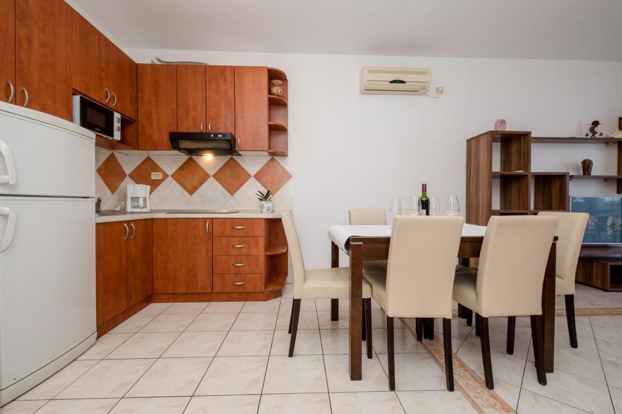 Apartments And Rooms By The Sea Supetarska Draga - Gornja, Rab - 11579 Bagian luar foto
