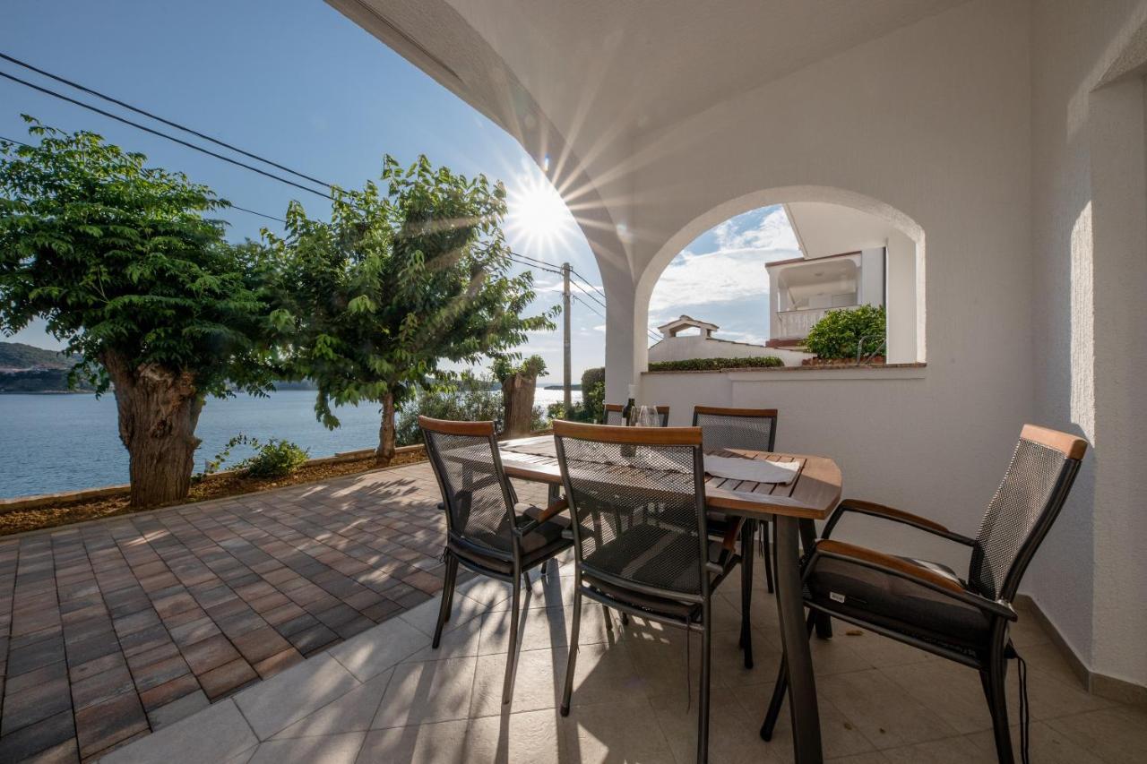 Apartments And Rooms By The Sea Supetarska Draga - Gornja, Rab - 11579 Bagian luar foto