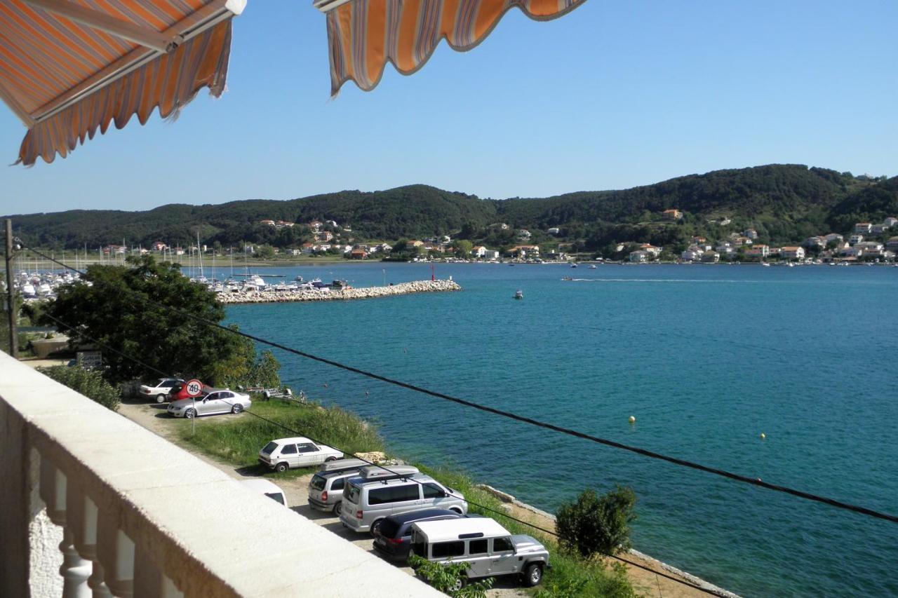 Apartments And Rooms By The Sea Supetarska Draga - Gornja, Rab - 11579 Bagian luar foto