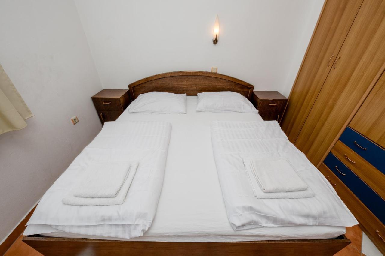 Apartments And Rooms By The Sea Supetarska Draga - Gornja, Rab - 11579 Bagian luar foto