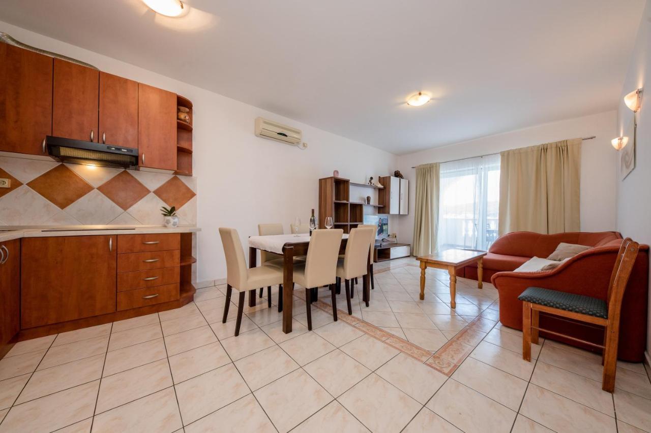 Apartments And Rooms By The Sea Supetarska Draga - Gornja, Rab - 11579 Bagian luar foto