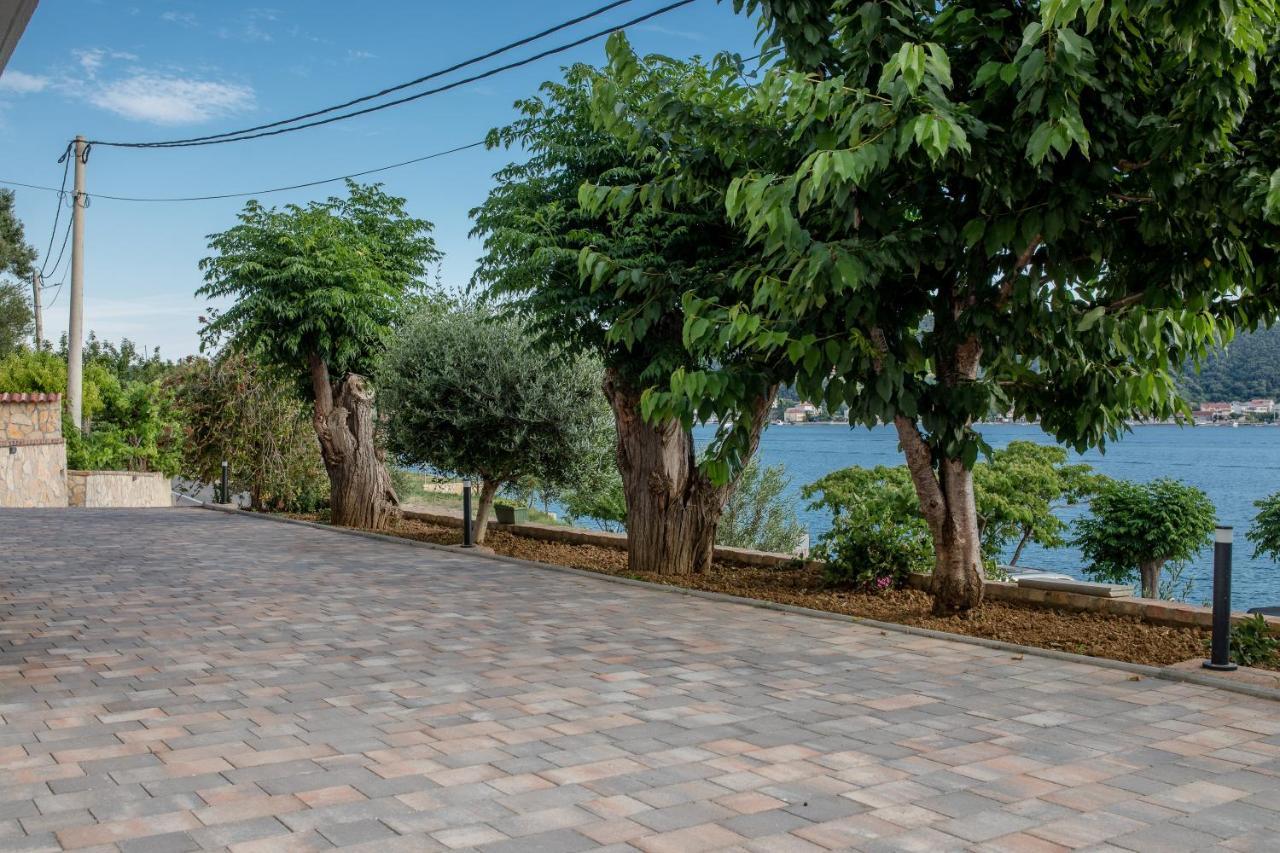 Apartments And Rooms By The Sea Supetarska Draga - Gornja, Rab - 11579 Bagian luar foto