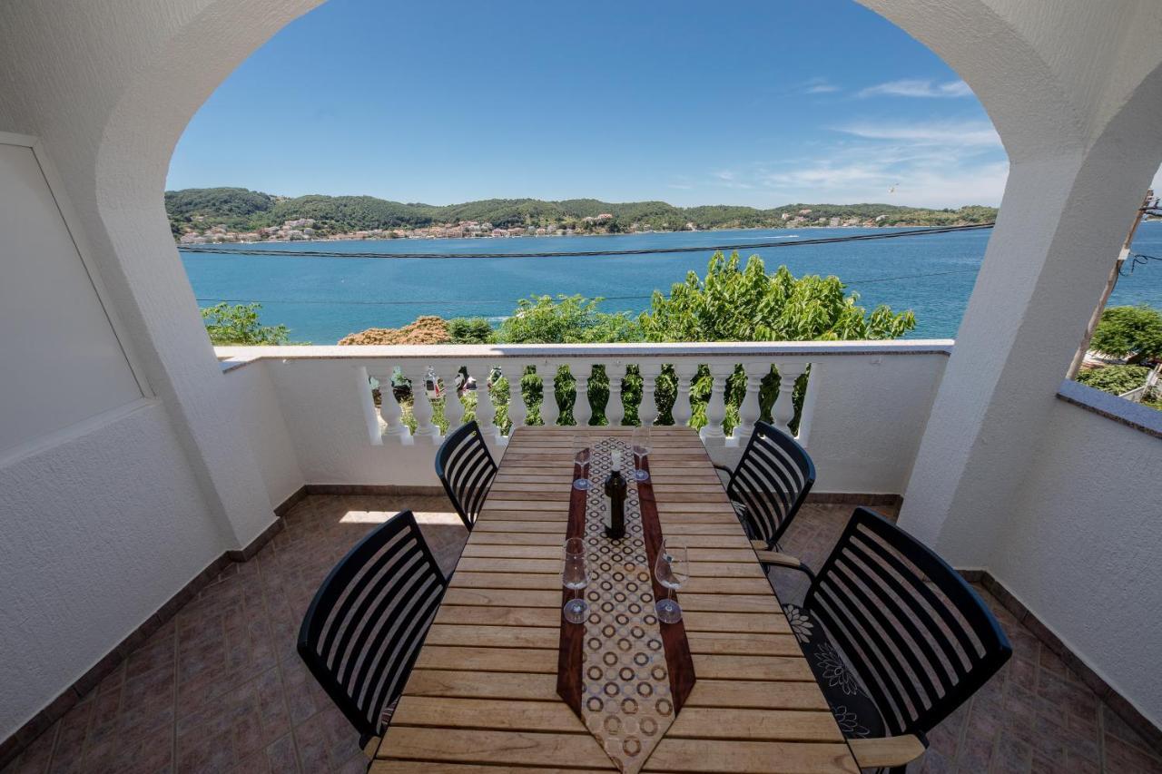 Apartments And Rooms By The Sea Supetarska Draga - Gornja, Rab - 11579 Bagian luar foto