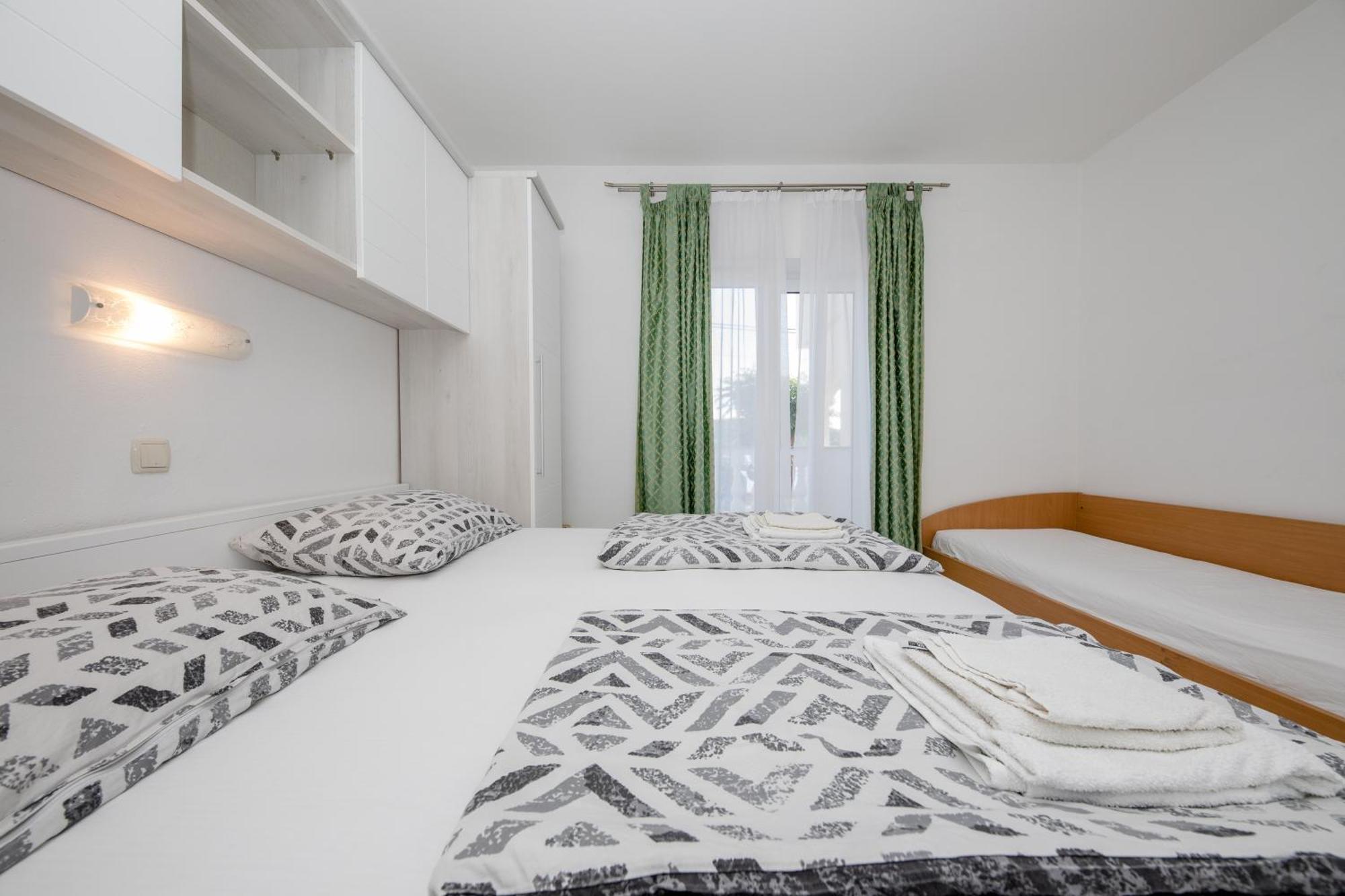Apartments And Rooms By The Sea Supetarska Draga - Gornja, Rab - 11579 Ruang foto