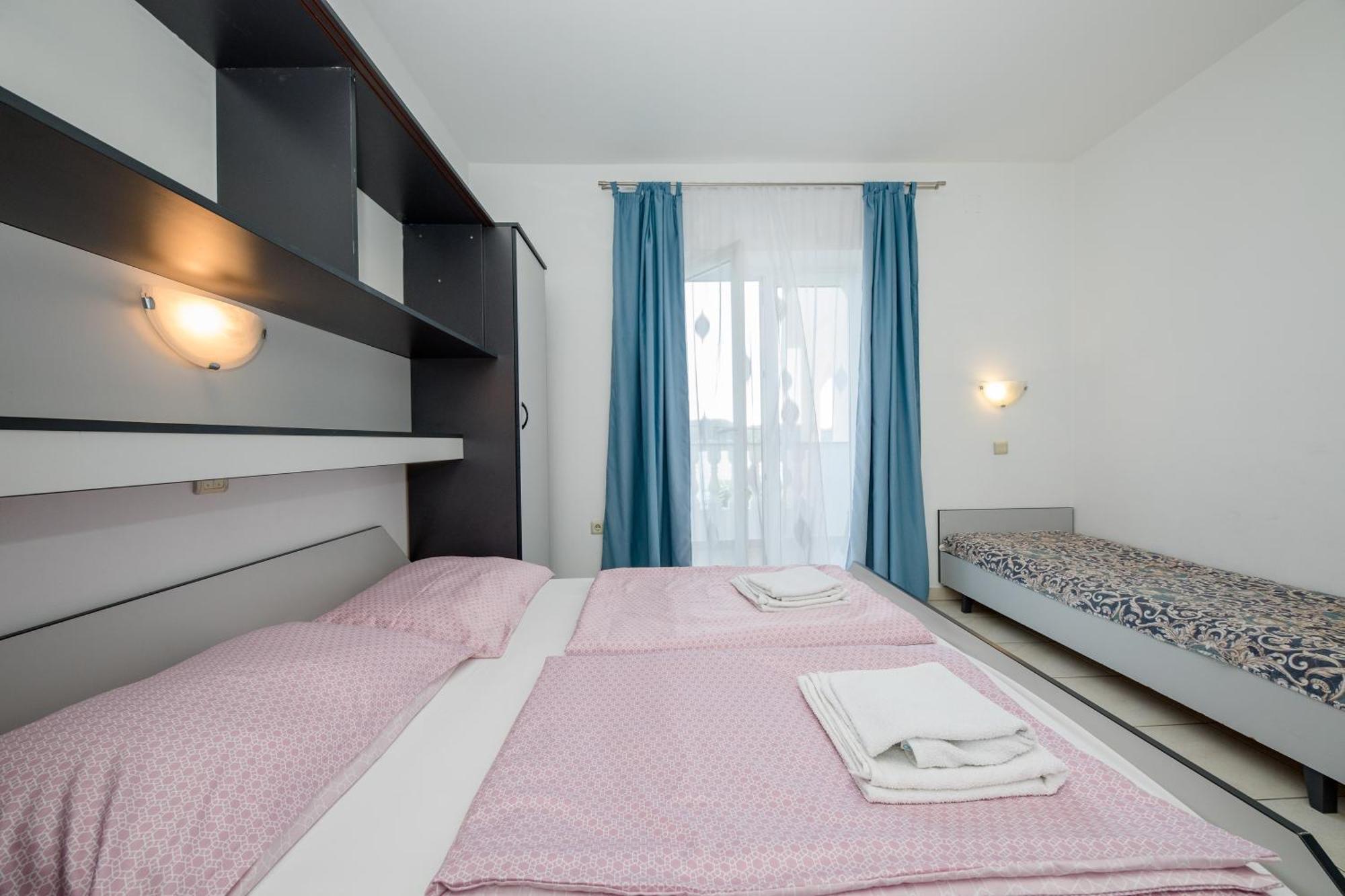 Apartments And Rooms By The Sea Supetarska Draga - Gornja, Rab - 11579 Ruang foto