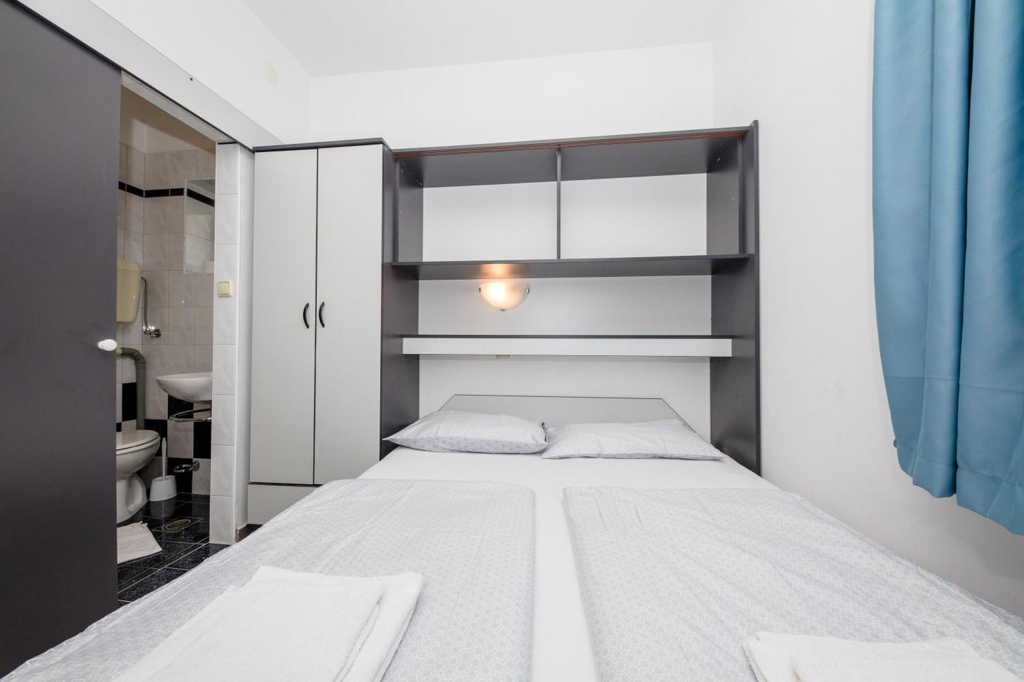 Apartments And Rooms By The Sea Supetarska Draga - Gornja, Rab - 11579 Ruang foto
