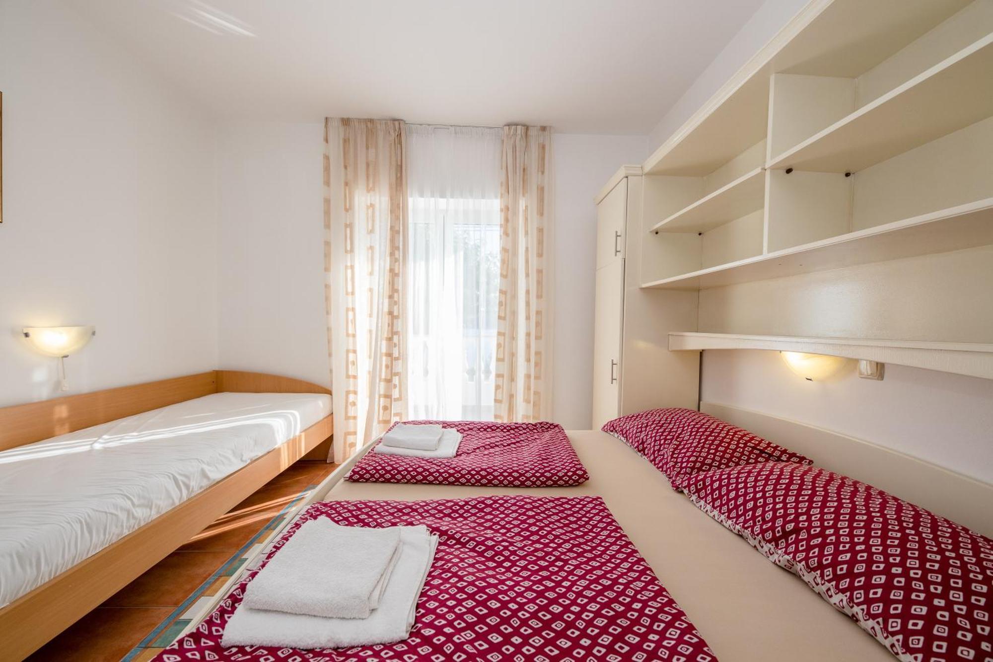 Apartments And Rooms By The Sea Supetarska Draga - Gornja, Rab - 11579 Ruang foto